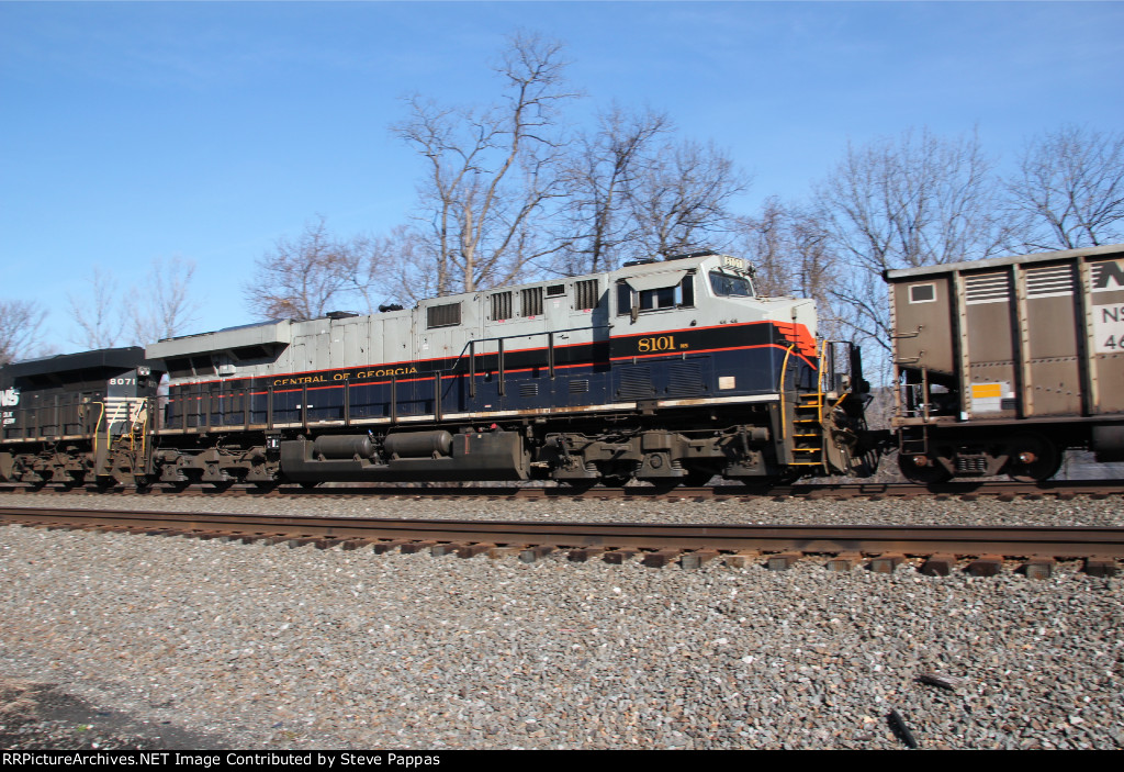 NS 8101 - Central of Georgia heritage unit on train 261